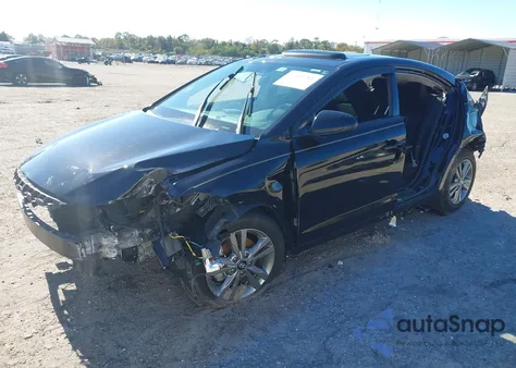 2018 Hyundai Elantra Value Edition z USA, uszkodzony, nr VIN 5NPD84LF6JH373324